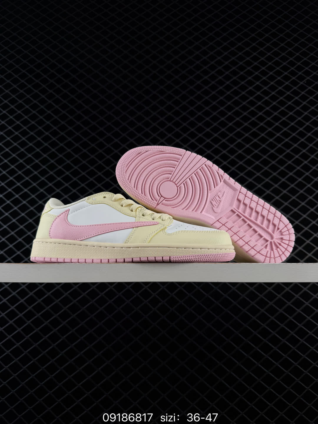Travis Scott x Air Jordan 1 Low-IQ7604-100